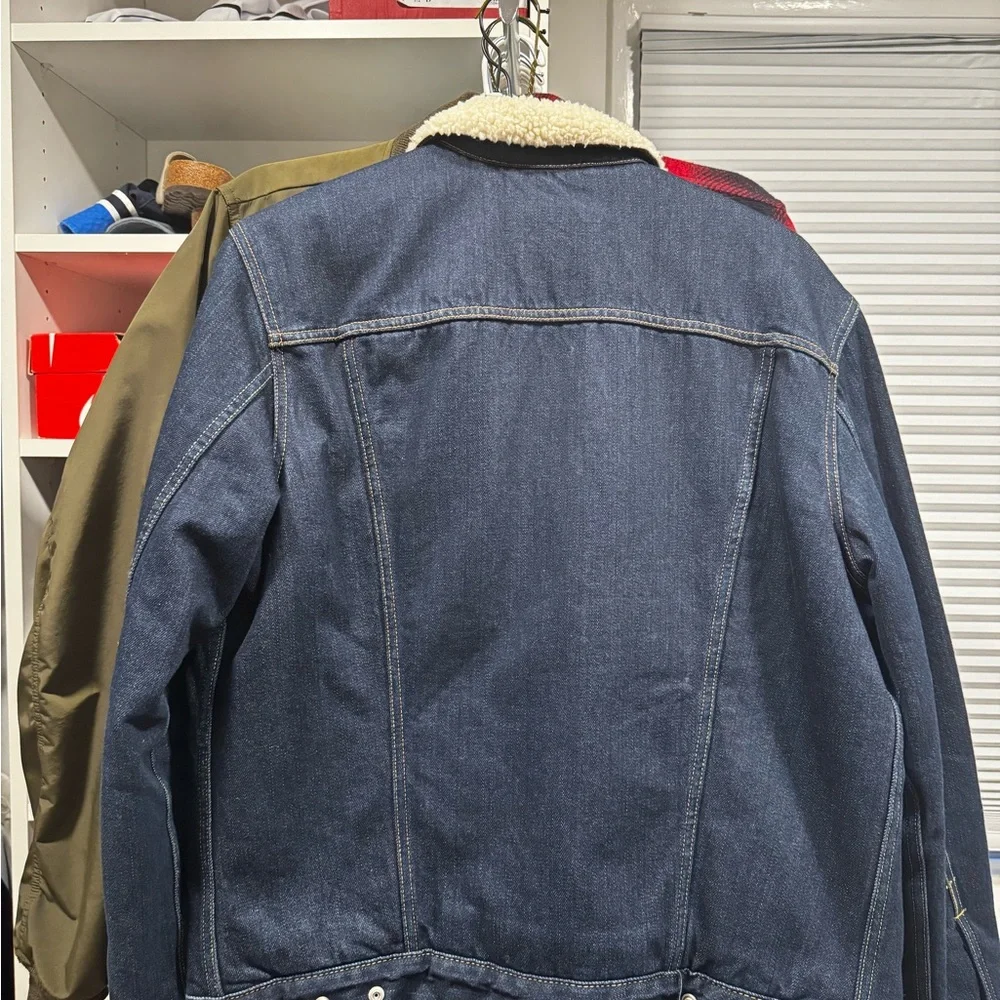 Levi's Dark Indigo Denim Jacket with White Sherpa Collar - Picture 3 of 3